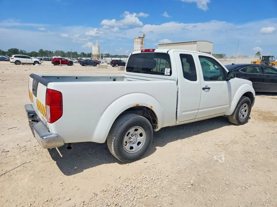 2013 NISSAN FRONTIER S  