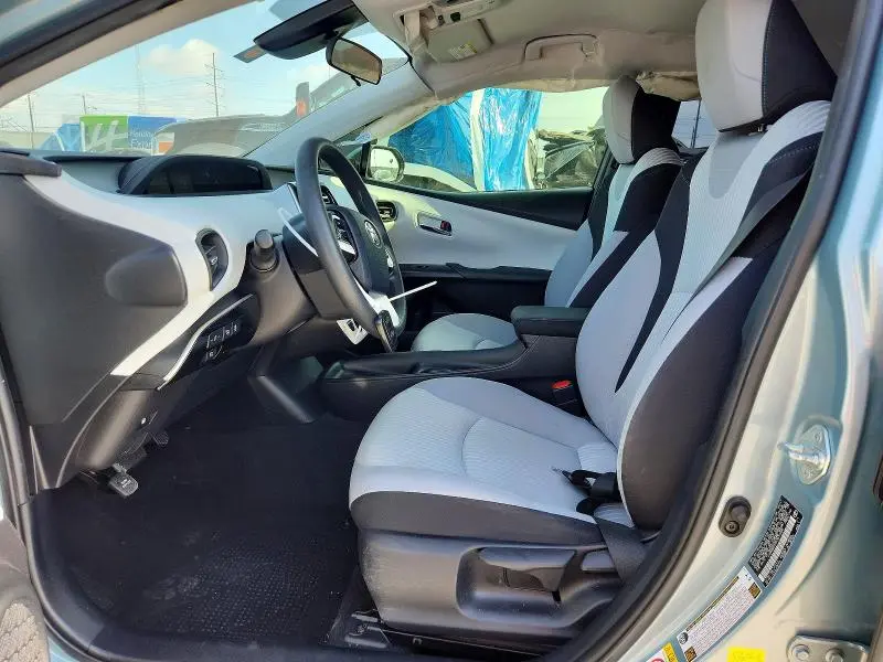 2017 TOYOTA PRIUS   