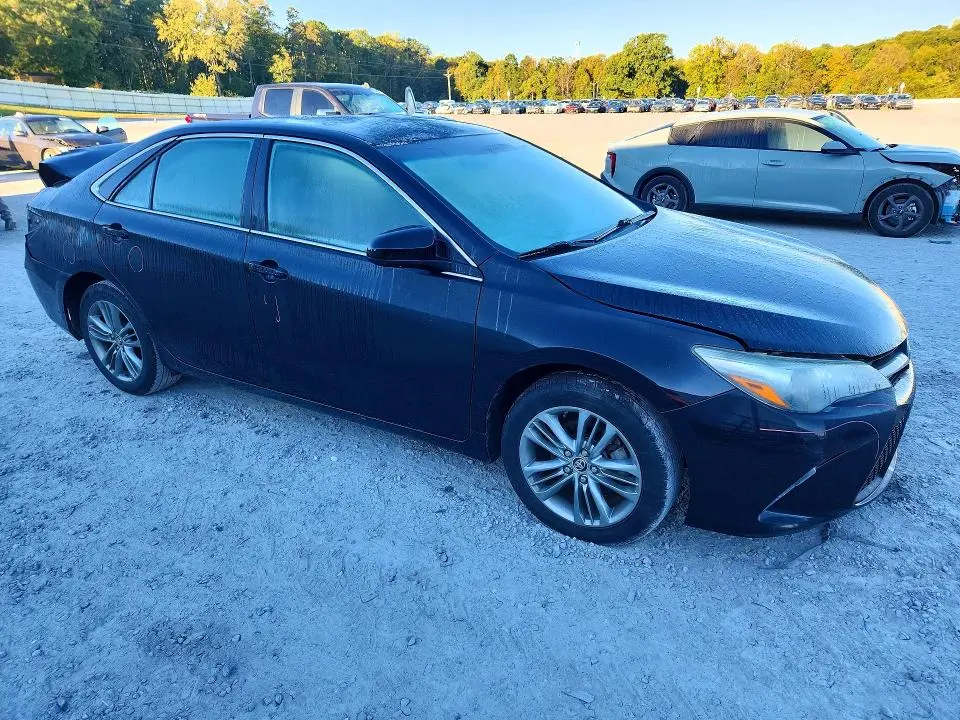 2015 TOYOTA CAMRY SE  