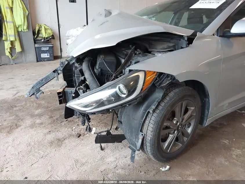 2018 HYUNDAI ELANTRA SE