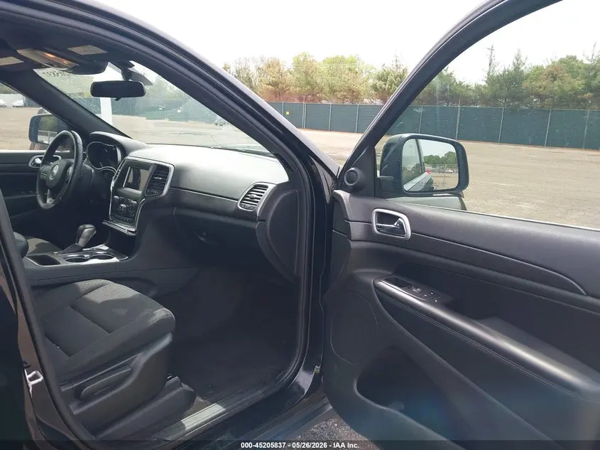 2018 JEEP GRAND CHEROKEE LAREDO E 4X2