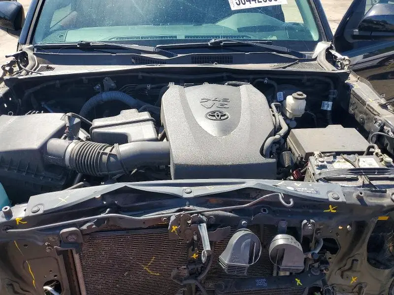 2017 TOYOTA TACOMA SR5 V6  