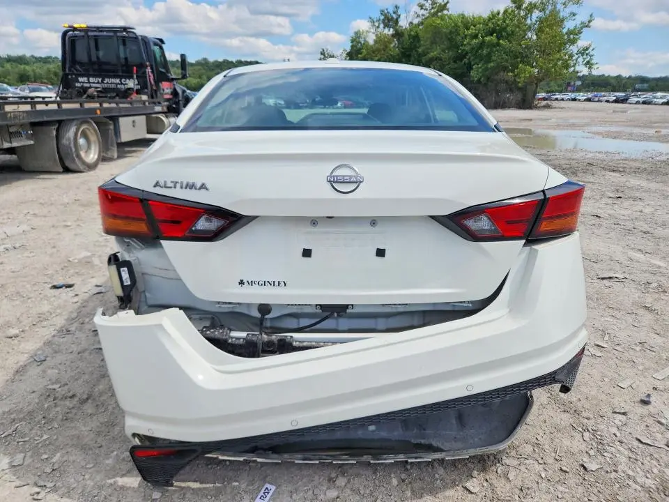 2025 NISSAN ALTIMA SV  