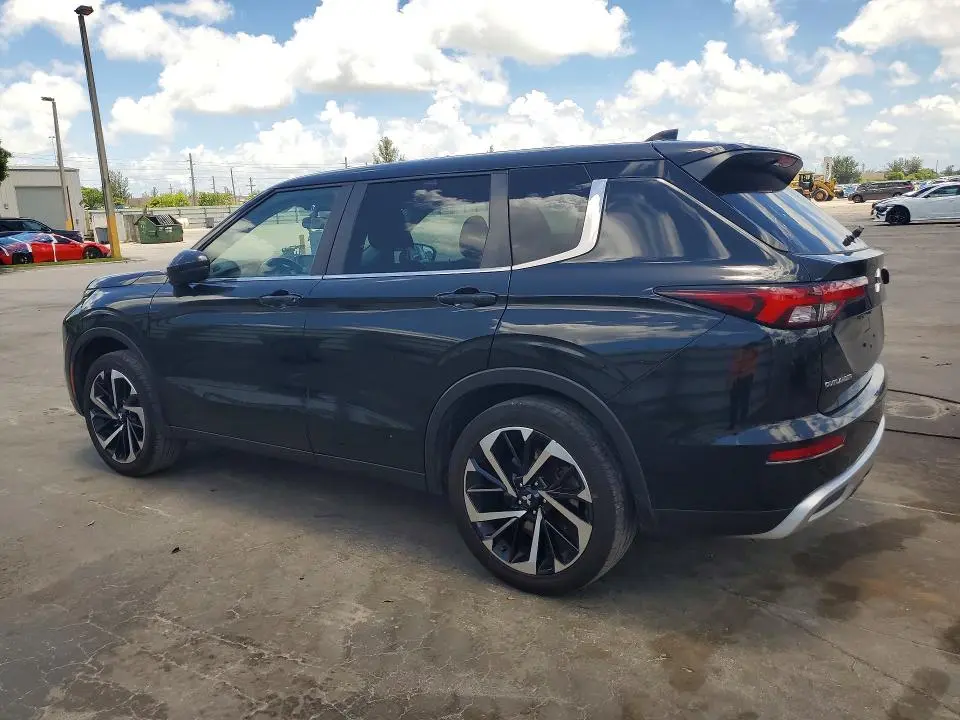 2023 MITSUBISHI OUTLANDER SE  