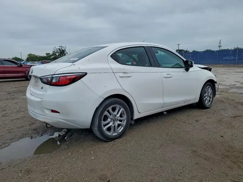 2018 TOYOTA YARIS IA BASE  