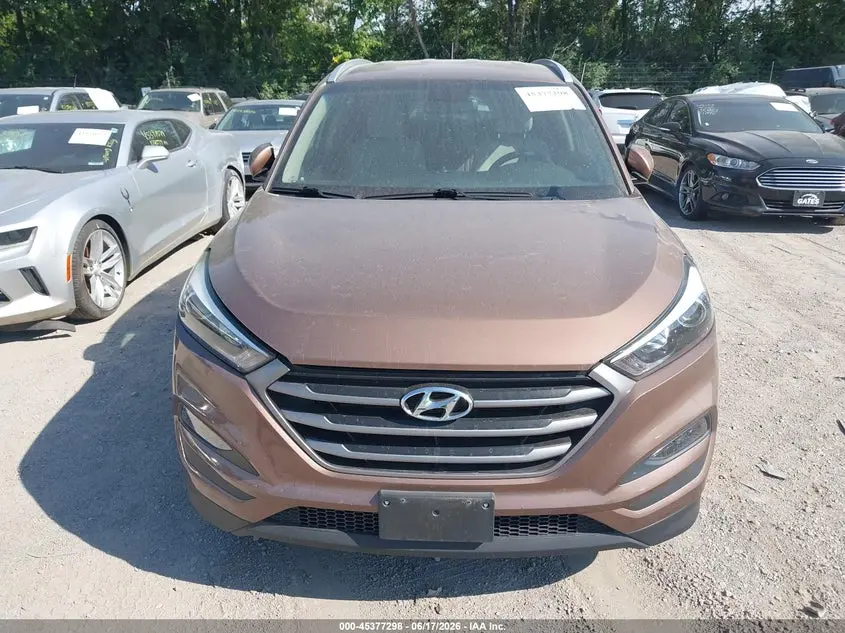 2016 HYUNDAI TUCSON SE