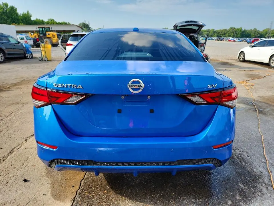 2022 NISSAN SENTRA SV  