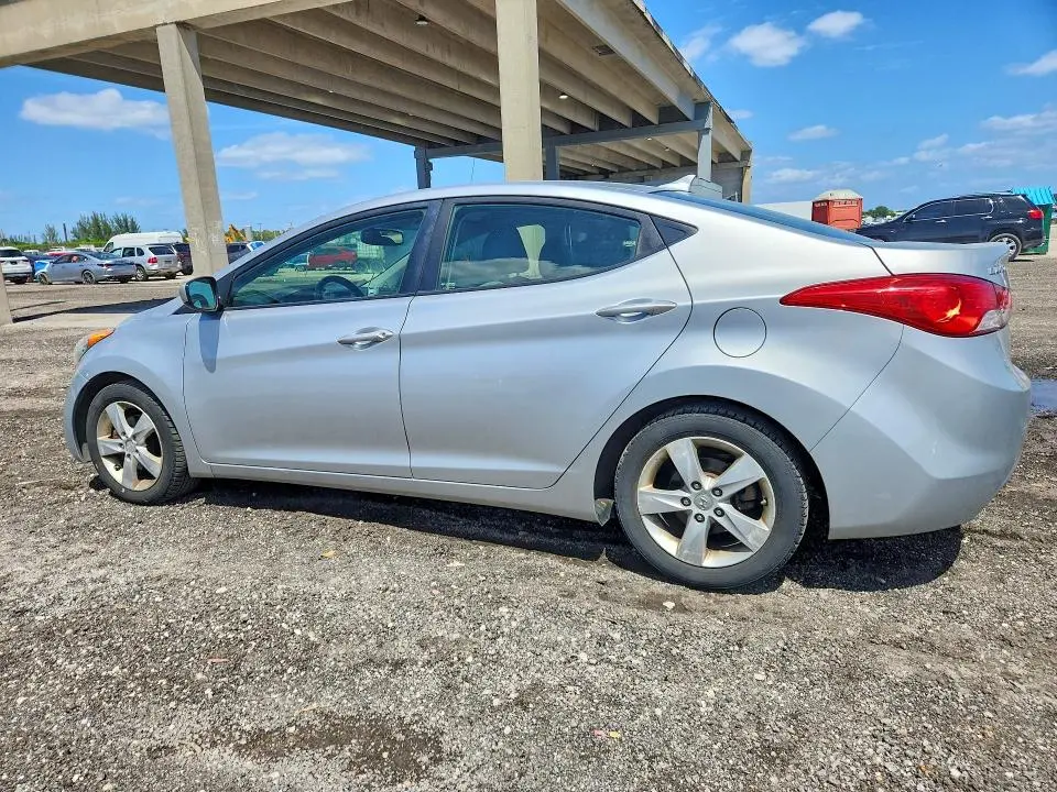 2013 HYUNDAI ELANTRA GLS  