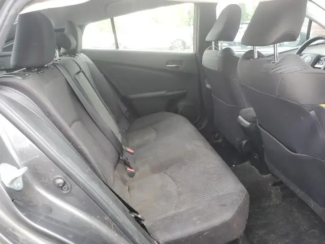 2016 TOYOTA PRIUS   