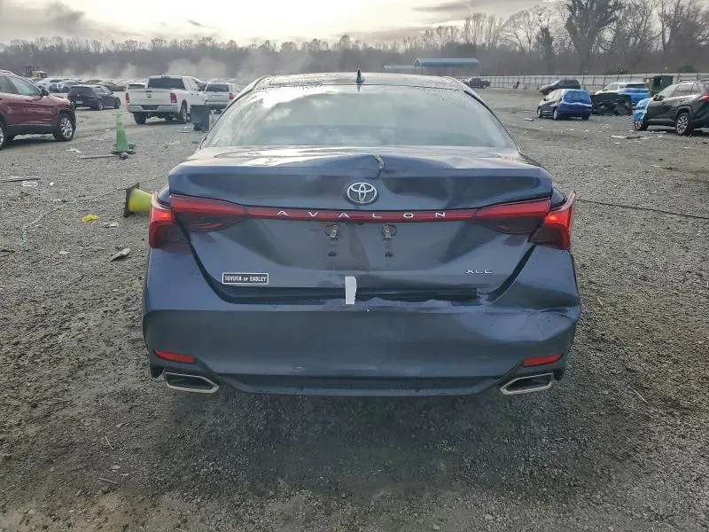 2022 TOYOTA AVALON XLE  