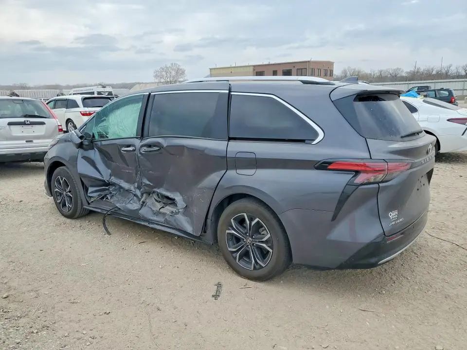 2025 TOYOTA SIENNA PLATINUM 7-PASSENGER  