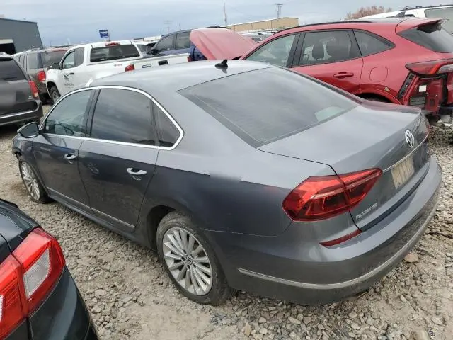 2017 VOLKSWAGEN PASSAT SE  