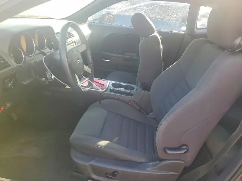 2010 DODGE CHALLENGER SE  