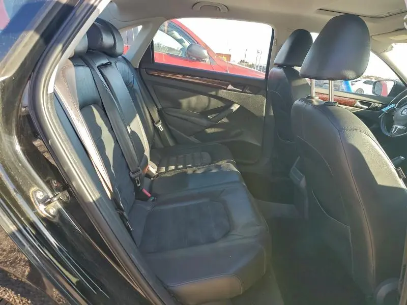 2012 VOLKSWAGEN PASSAT SEL  