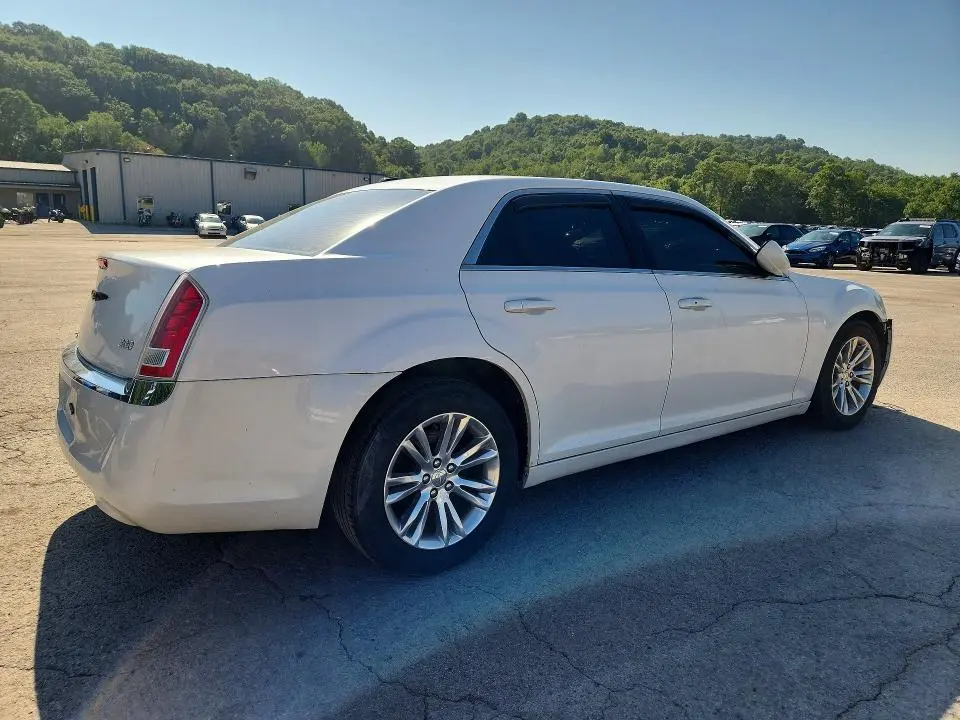 2013 CHRYSLER 300   