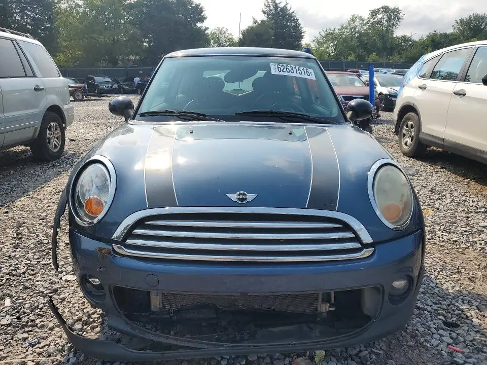 2011 MINI COOPER   