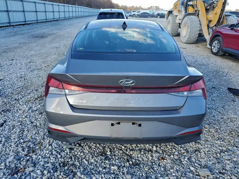 2021 HYUNDAI ELANTRA SE  