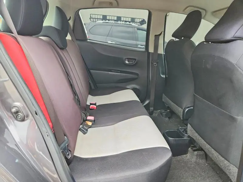2013 TOYOTA YARIS 5-DOOR LE  