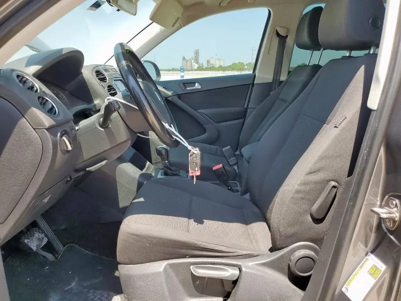 2015 VOLKSWAGEN TIGUAN S  