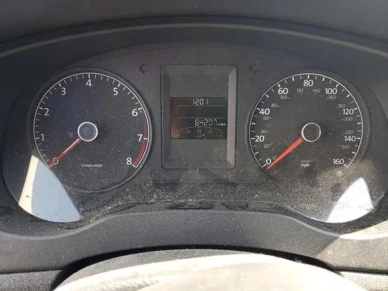 2011 VOLKSWAGEN JETTA BASE  
