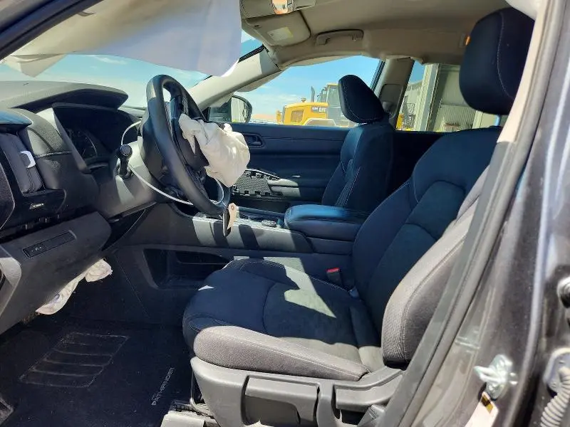2024 NISSAN PATHFINDER S  