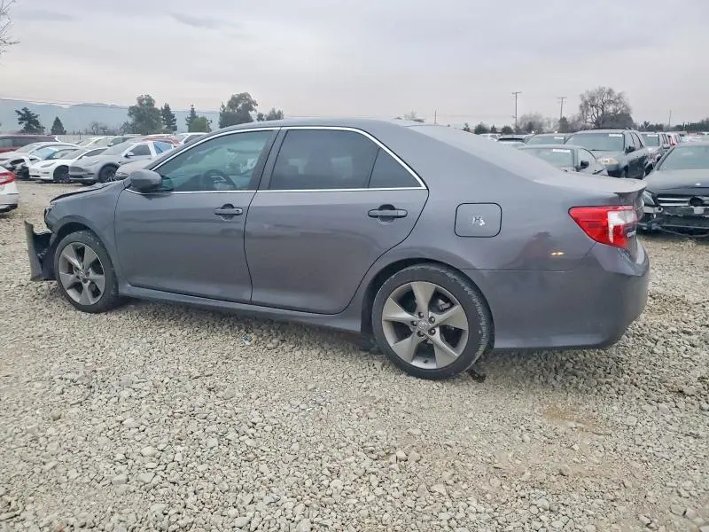 2014 TOYOTA CAMRY SE  