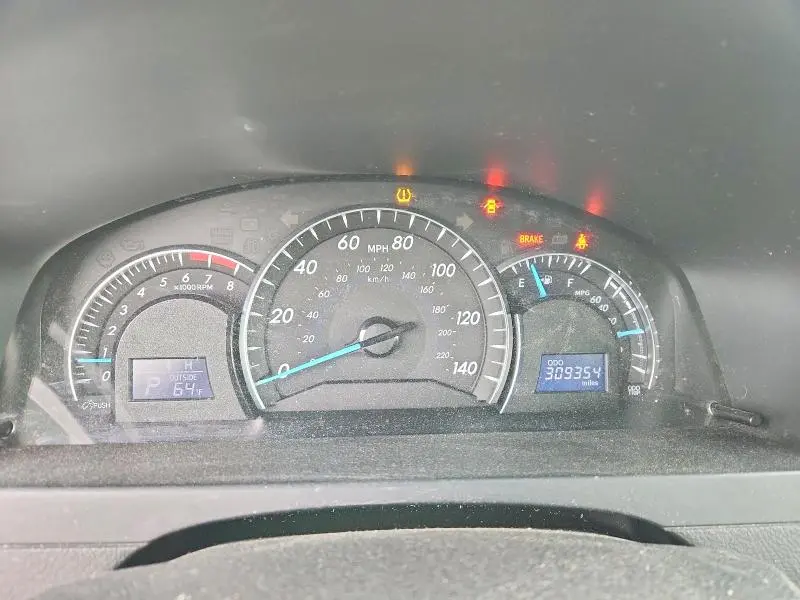 2014 TOYOTA CAMRY XLE  