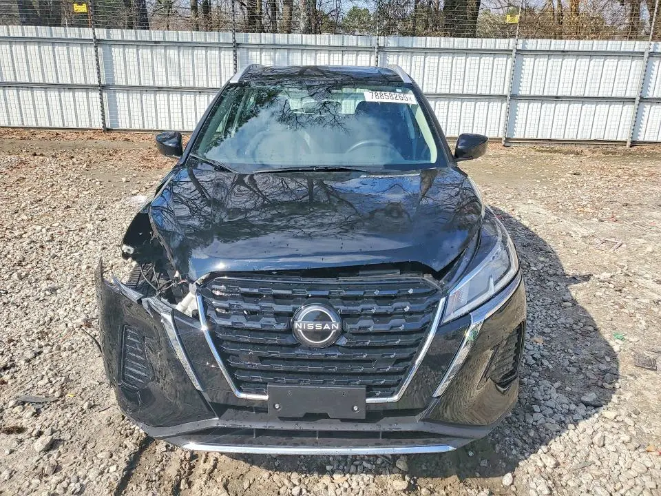 2022 NISSAN KICKS SV  
