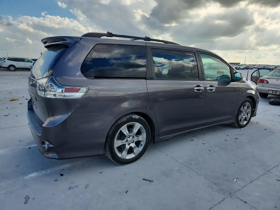 2013 TOYOTA SIENNA SPORT  