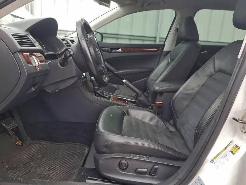 2013 VOLKSWAGEN PASSAT SEL  