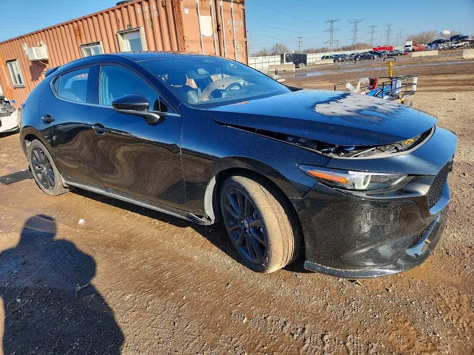 2025 MAZDA 3 PREMIUM PLUS  