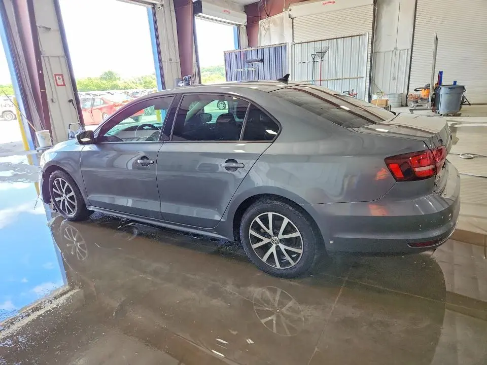 2016 VOLKSWAGEN JETTA SE  