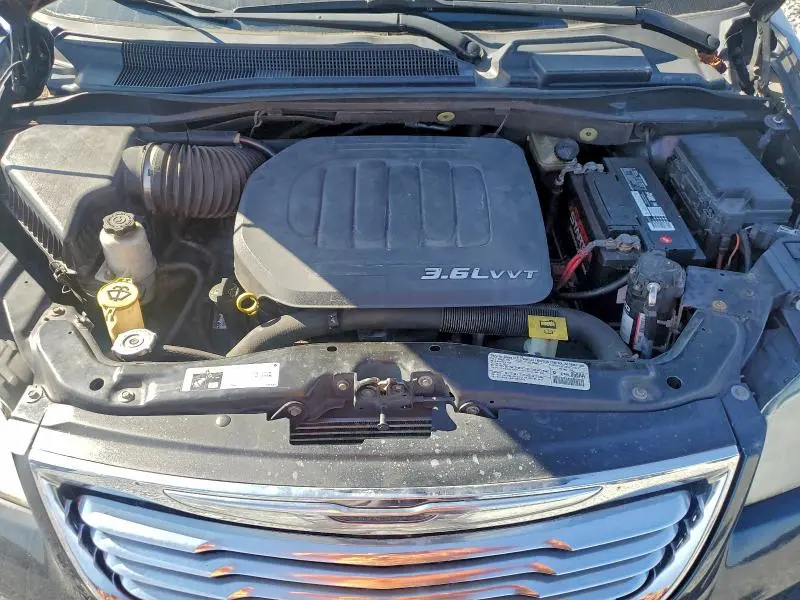 2011 CHRYSLER TOWN & COUNTRY TOURING L  