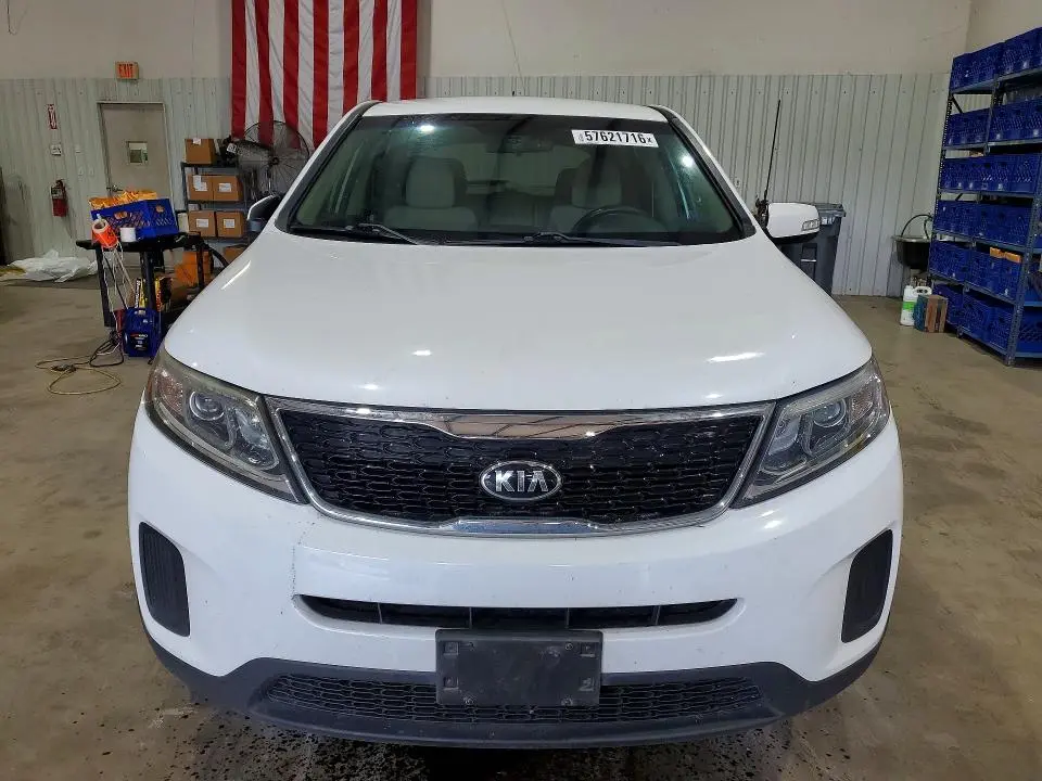2015 KIA SORENTO LX  