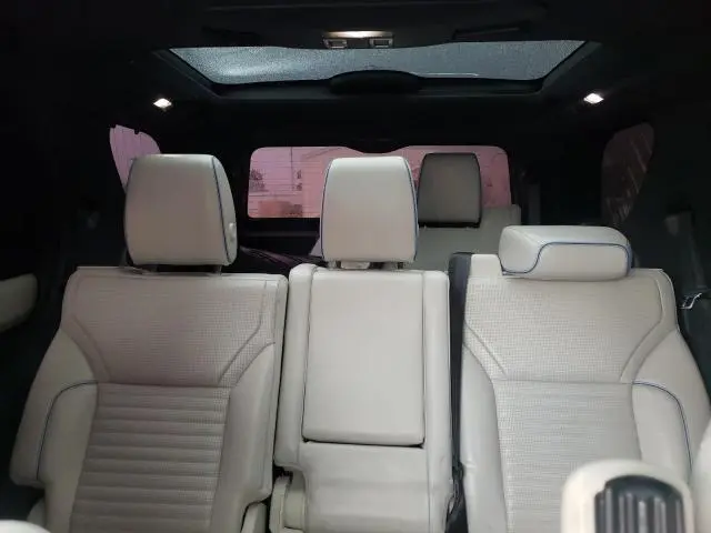 2017 LAND ROVER DISCOVERY HSE LUXURY  