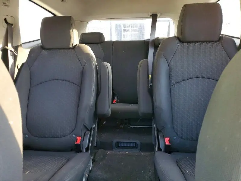 2011 CHEVROLET TRAVERSE LT  