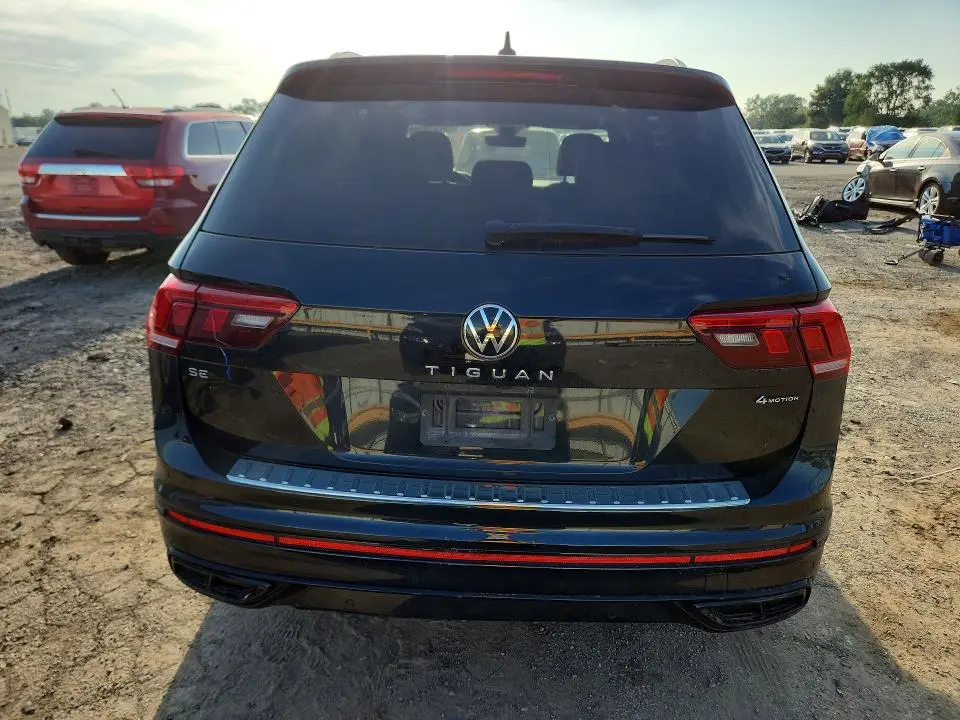 2022 VOLKSWAGEN TIGUAN SE R-LINE BLACK  