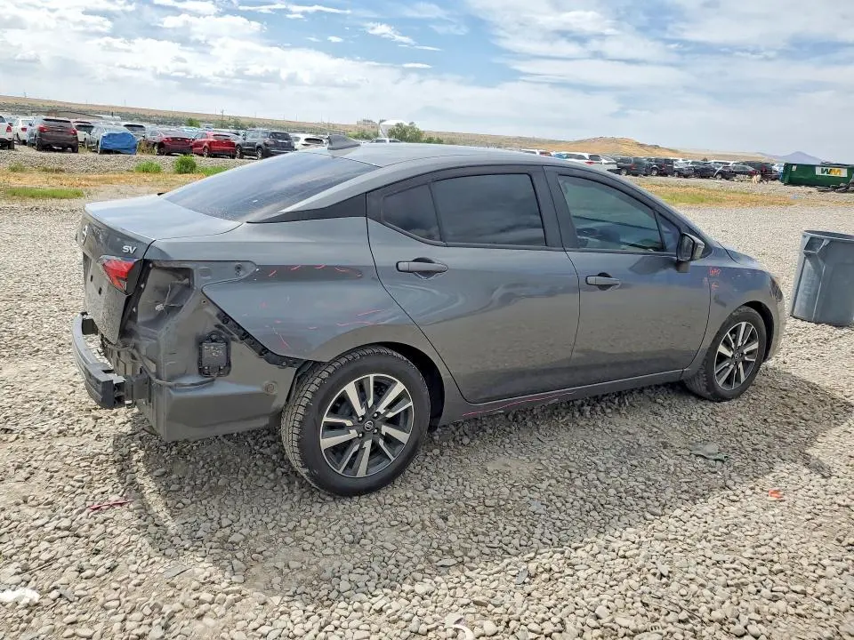 2021 NISSAN VERSA SV  