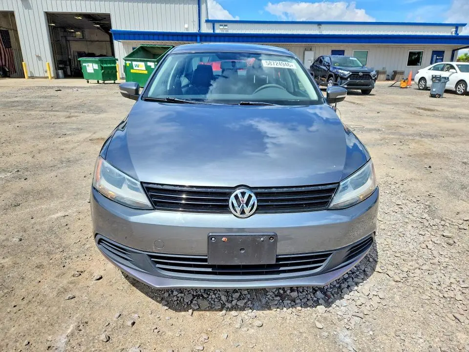 2012 VOLKSWAGEN JETTA SE  