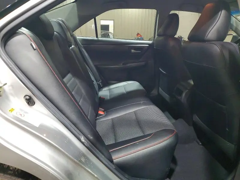 2017 TOYOTA CAMRY SE  