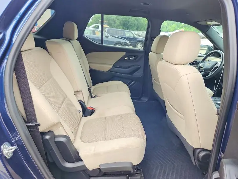 2022 CHEVROLET TRAVERSE LS  