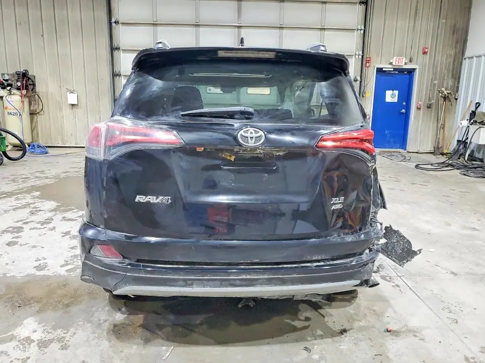2018 TOYOTA RAV4 XLE  