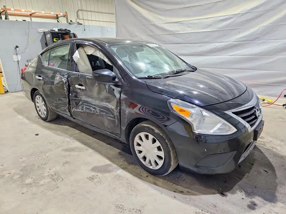 2018 NISSAN VERSA SV  