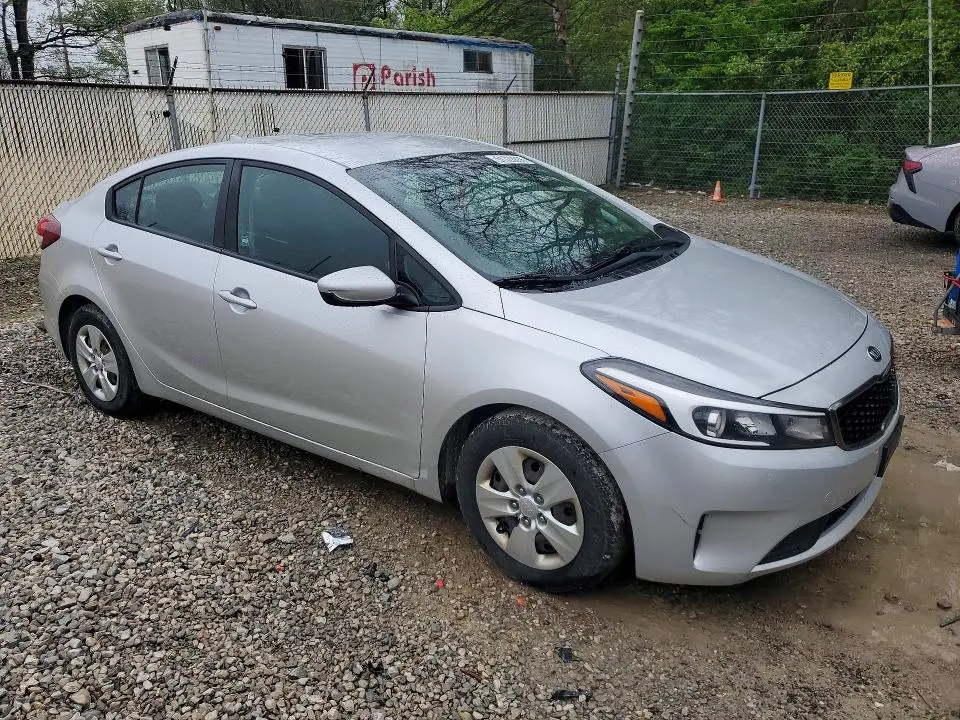 2017 KIA FORTE LX  