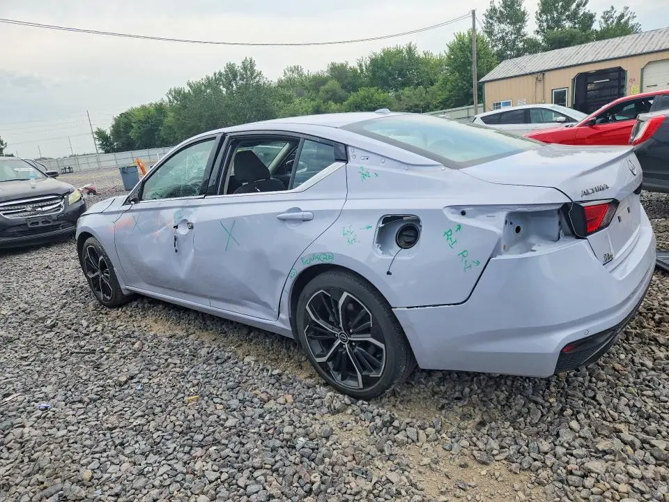 2024 NISSAN ALTIMA SR  