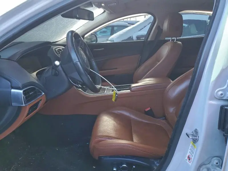 2018 JAGUAR XE PORTFOLIO LE  