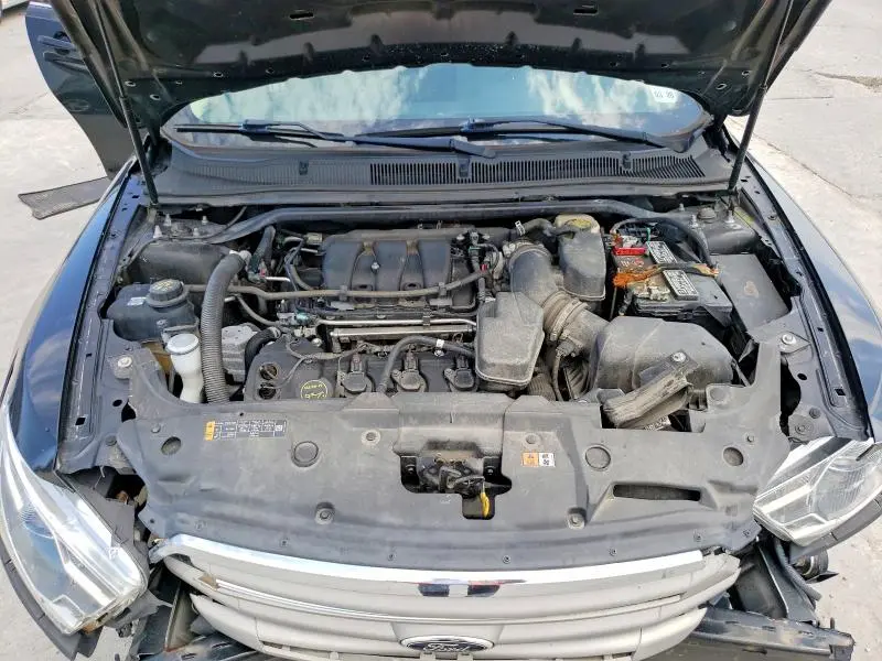 2015 FORD TAURUS SE  