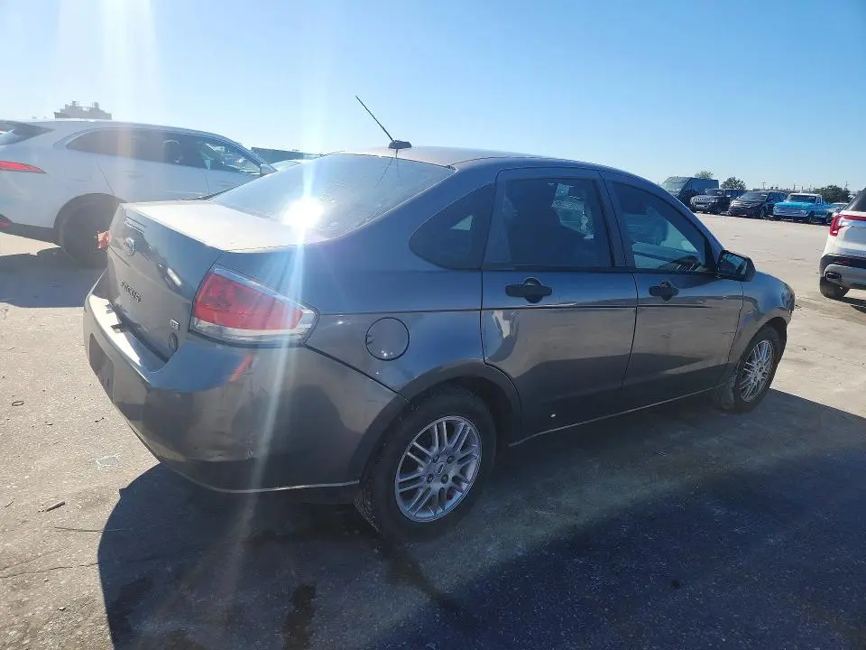 2010 FORD FOCUS SE  