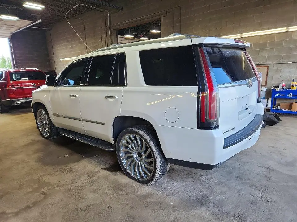2016 CADILLAC ESCALADE LUXURY  