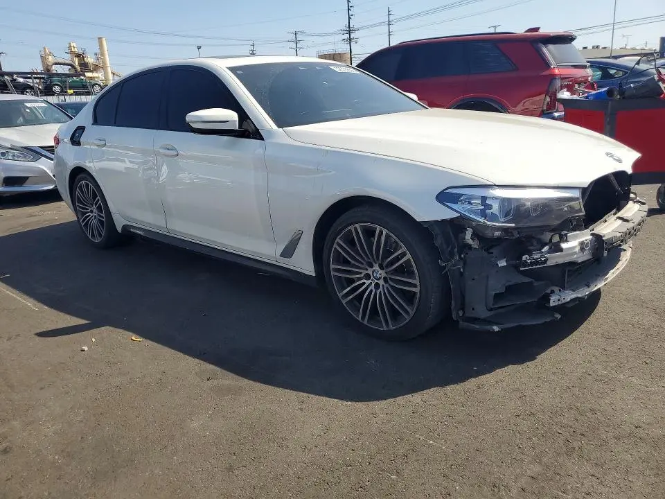 2019 BMW 530E   